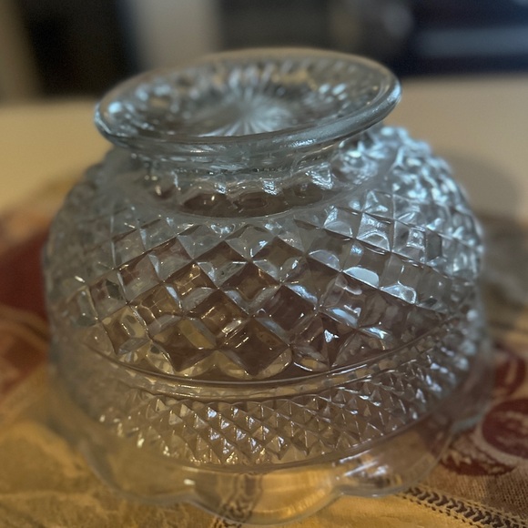 Vintage 1960’s Anchor Hocking Wexford 10" Footed Bowl - Picture 8 of 8